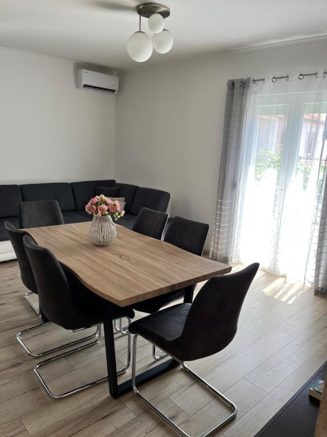 Apartment Leona & Doris Бибине Екстериор снимка